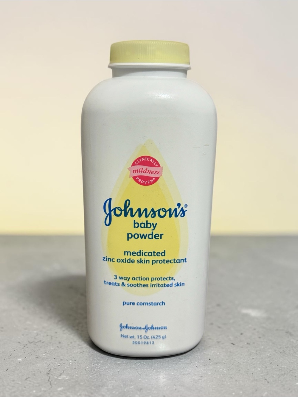 Johnson's Baby Powder Medicated Zinc Oxide 15 Oz Cornstarch Sealed 2011 Rare NEW